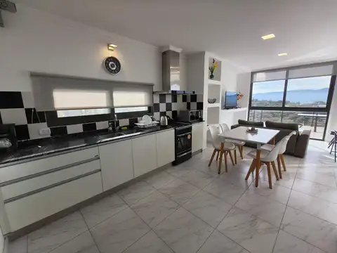 Casa en Venta con 4 cocheras