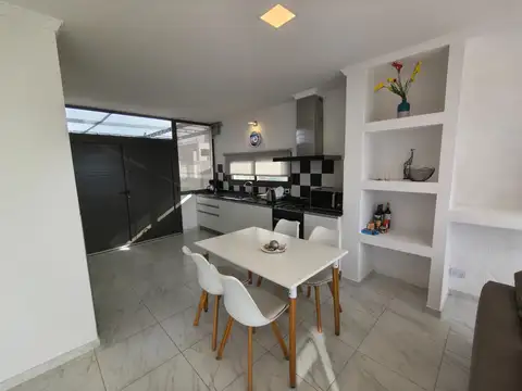 CASA 3 DORM CON VISTA AL LAGO VILLA CARLOS PAZ