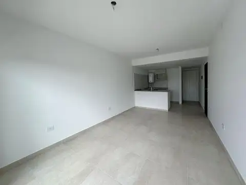 Departamento monoambiente con patio a estrenar en Lourdes
