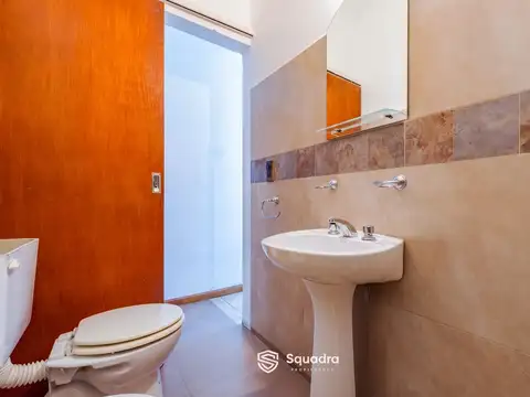 Casa en Venta con 9 cocheras