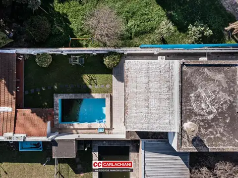 Casa 4 ambientes con 2 baños