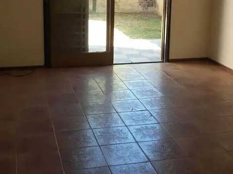 Departamento en Alquiler en Tolosa, $ 650.000