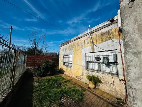 Casa 4 ambientes con 1 baño