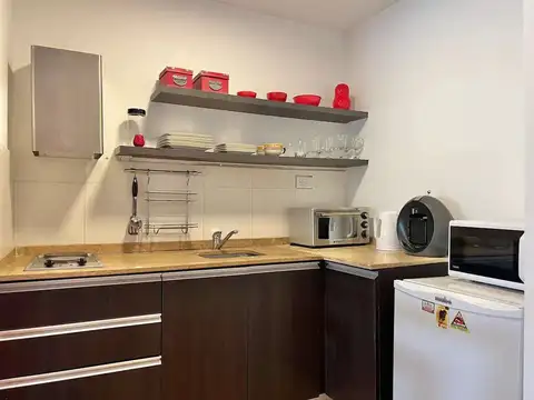 AMBIENTE AMPLIO AL FRENTE CON BALCON COCHERA FIJA CUBIERTA  * AIRE ACOND> PISCINA VIGILAN