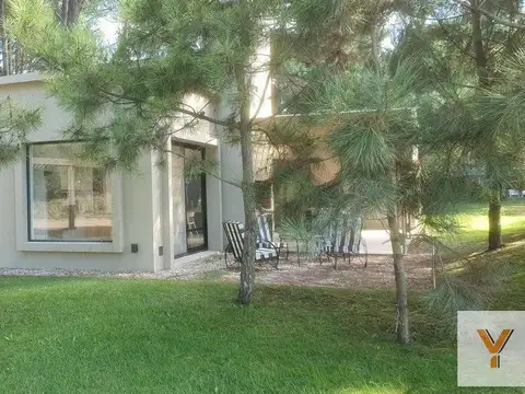 Casa en Venta - 3 Dormitorios 2 Baños - 135mts - Deportivo II