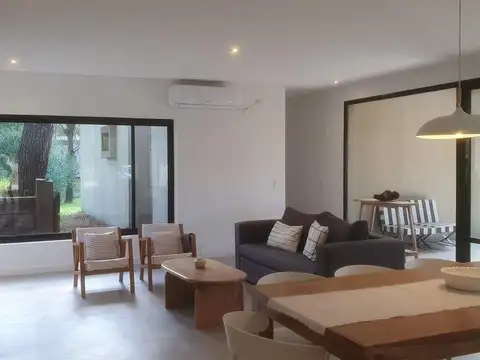 Casa en Venta - 3 Dormitorios 2 Baños - 135mts - Deportivo II