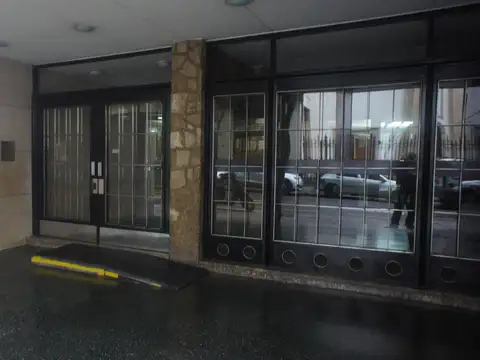 Marcelo T de Alvear  al 2400