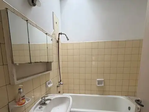 Depto Tipo Casa en Alquiler en Bernal Oeste, $ 600.000