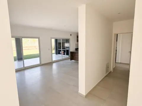 Casa en Venta con 4 cocheras