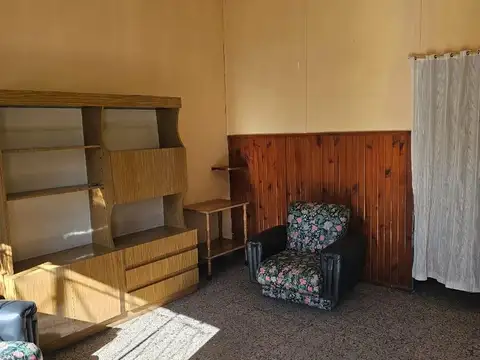 Casa 3 ambientes con 1 baño