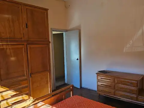Casa con terraza propia! Ubicación estratégica.