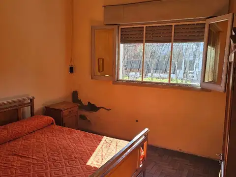Casa con terraza propia! Ubicación estratégica.