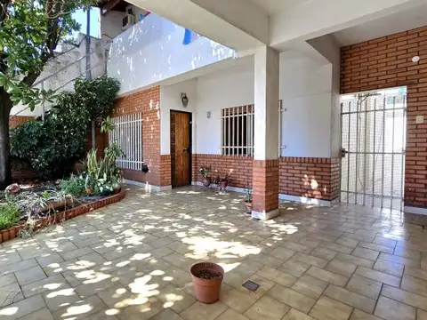 Venta casa 4 ambientes en Martin Coronado + Departamento 3 ambientes