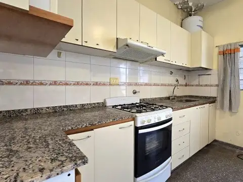 Venta casa 4 ambientes en Martin Coronado + Departamento 3 ambientes