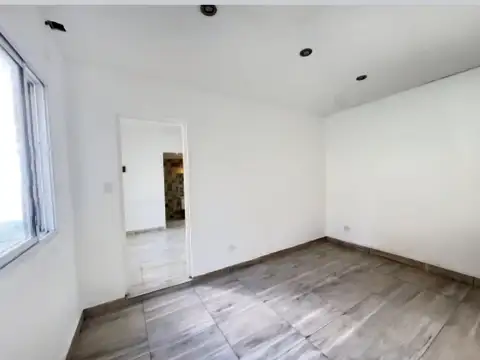 Depto Tipo Casa en Venta en Lanus Oeste, USD 159.000