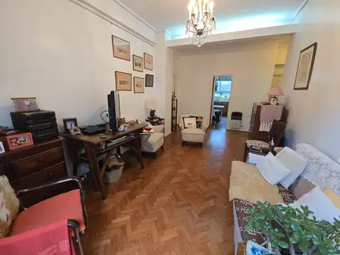 Hipólito Yrigoyen al 3500