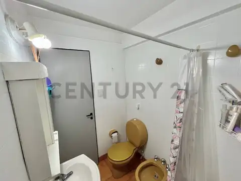 VENTA 2 AMBIENTES GRANDES EN CIUDADELA CONECTIVIDAD GARANTIZADA