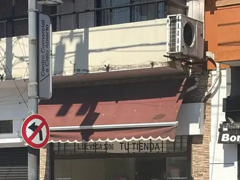 LOCAL 3,5x12 CON VIDRIERA DOBLE Y BAÑO