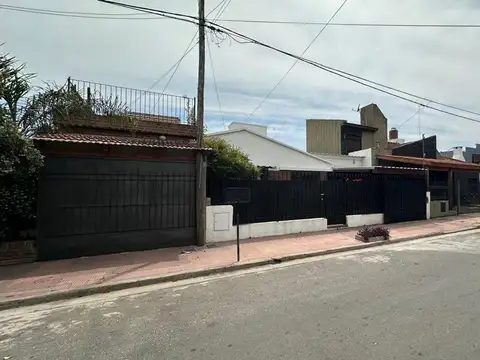 VENTA CASA 2 DORM CRISOL SUD - QUINCHO Y  PATIO