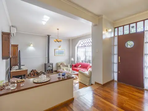 Casa en Venta en Adrogue, USD 335.000