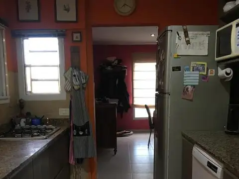 Casa 5 ambientes con 4 baños