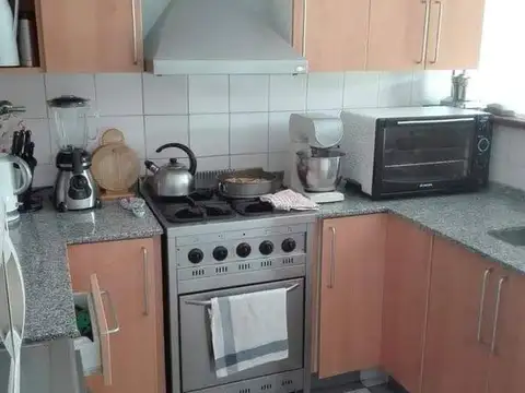 Casa en Alquiler Temporal con 4 cocheras