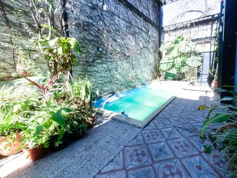 Casa 4 ambientes con 2 baños