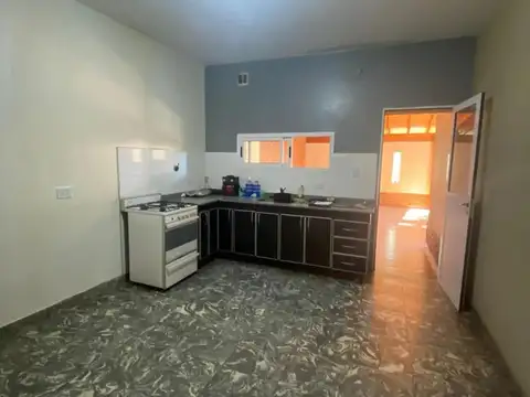Casa 3 ambientes con 1 baño