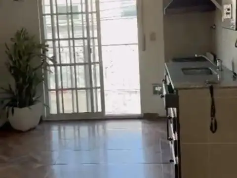 Depto 3 amb. 1er piso. c/ balcon