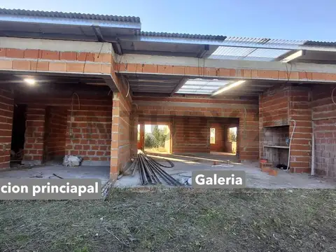 Casa en Venta con 2 cocheras