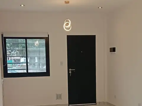 Depto Tipo Casa en Alquiler en Llavallol, $ 500.000