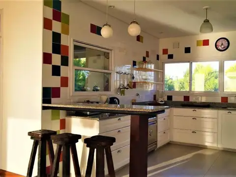Casa en venta - 3 Dormitorios 3 Baños - Pinamar