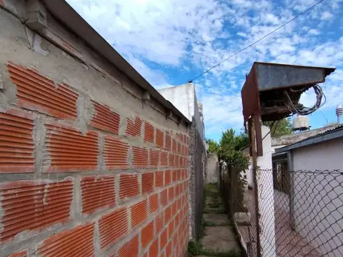 Casa 3 ambientes con 2 baños