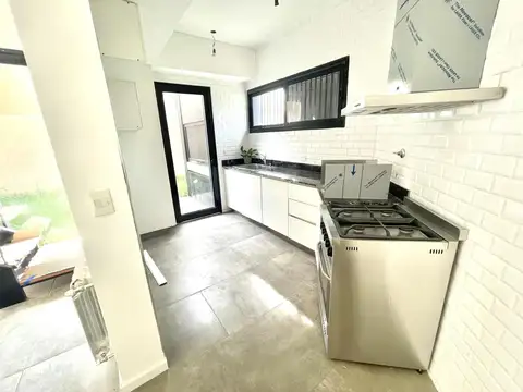 A estrenar - Casa 4 ambientes con jardín - Banfield Residencial