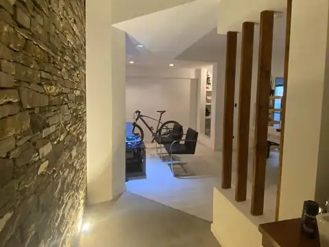 Zapiola 700 , Piso pb