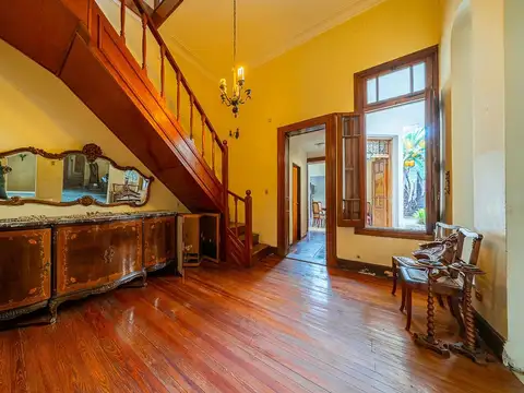 CASA EN VENTA EN ARROYITO CINCO DORMITORIOS