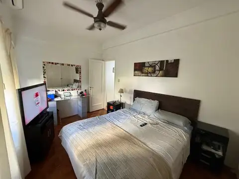 EXCELENTE UBICACION 3 AMBIENTES AL FRENTE MUY LUMINOSO
