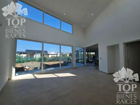 Casa en Venta en El Cantón - Barrio Golf, USD 300.000