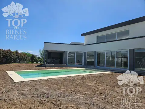 Casa a estrenar en Canton Golf