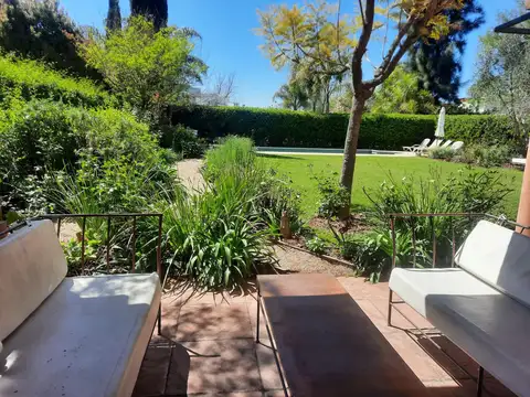 Casa en alquiler verano, 4 dormitorios, en Santa Bárbara, 26/12 al 31/1 en lote interno