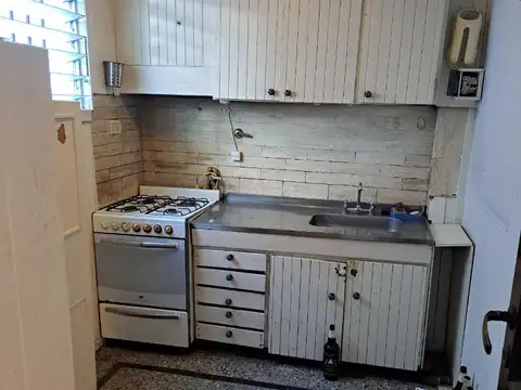 ALV. THOMAS 300 - COLEGIALES - PH 1° PISO, USO COMERCIAL !