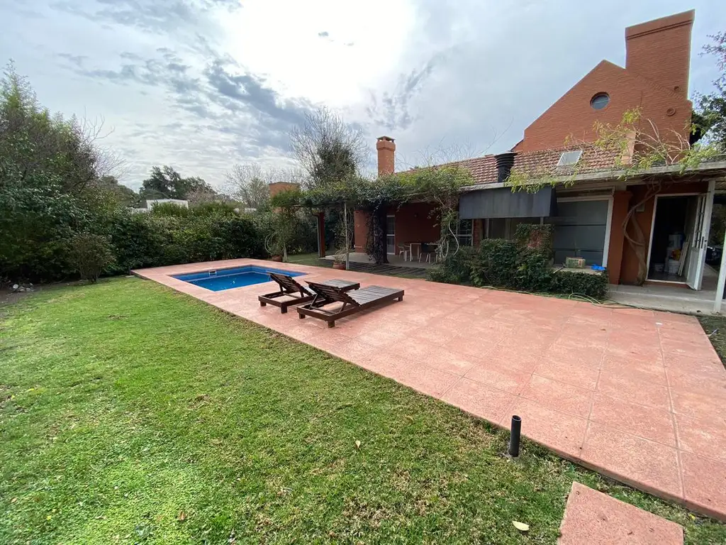 Casa en Venta con cochera