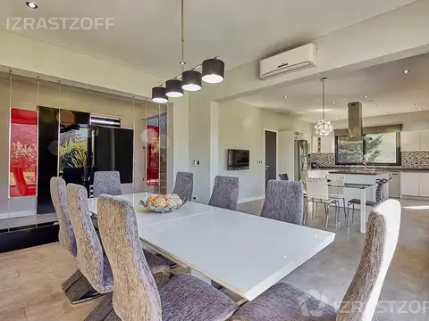 Espectacular casa en Pilar km 38, a 5 cuadras de Panamericana NUEVO VALOR