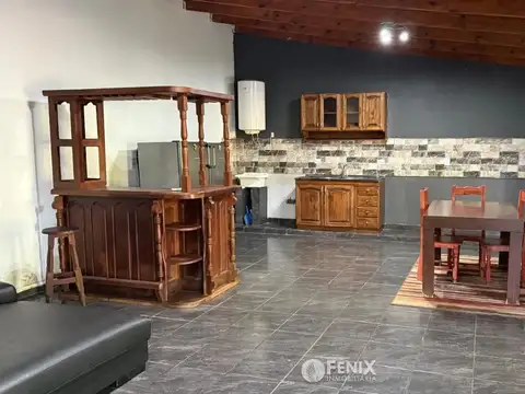 CASA QUINTA DE 1 DORMITORIO Y PISCINA EN VENTA - BARRIO PELLEGRINI (CF1413)