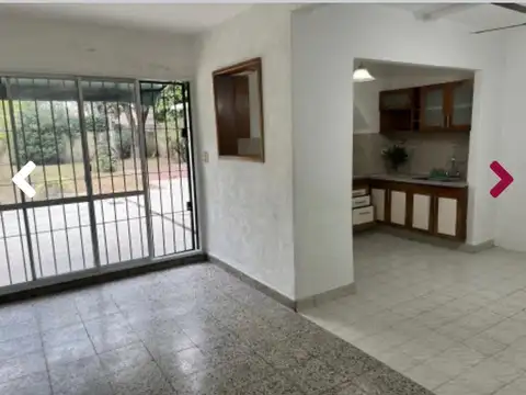 Casa en venta de 4 ambientes en Luis Guillon Apta a crédito