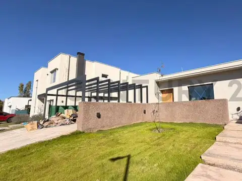 VENTA CASA EN POZO - BARRIO TIERRAS ALTAS