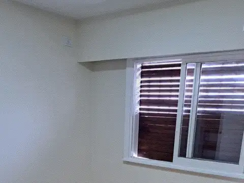 Casa en Alquiler con 2 cocheras