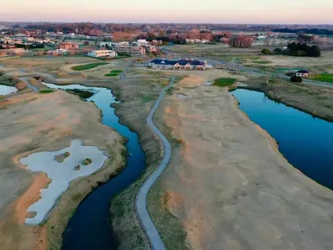 CASA EN CONSTRUCCIÓN TILBURY PILARÁ