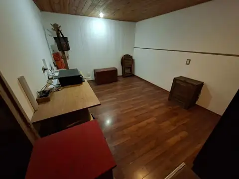 Casa 5 ambientes, garage y terraza en Gral Mitre