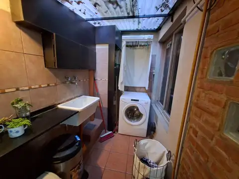 Casa 5 ambientes con 2 baños